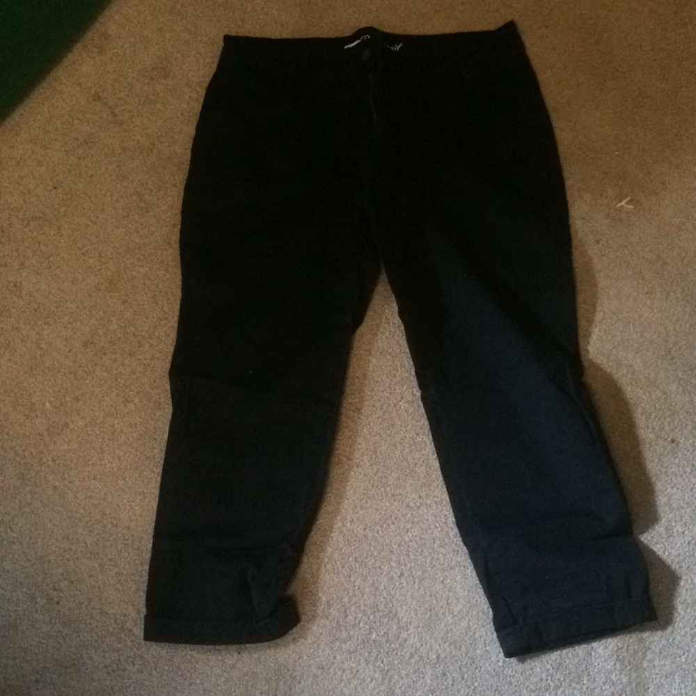 Old Navy Boyfriend Capri pants